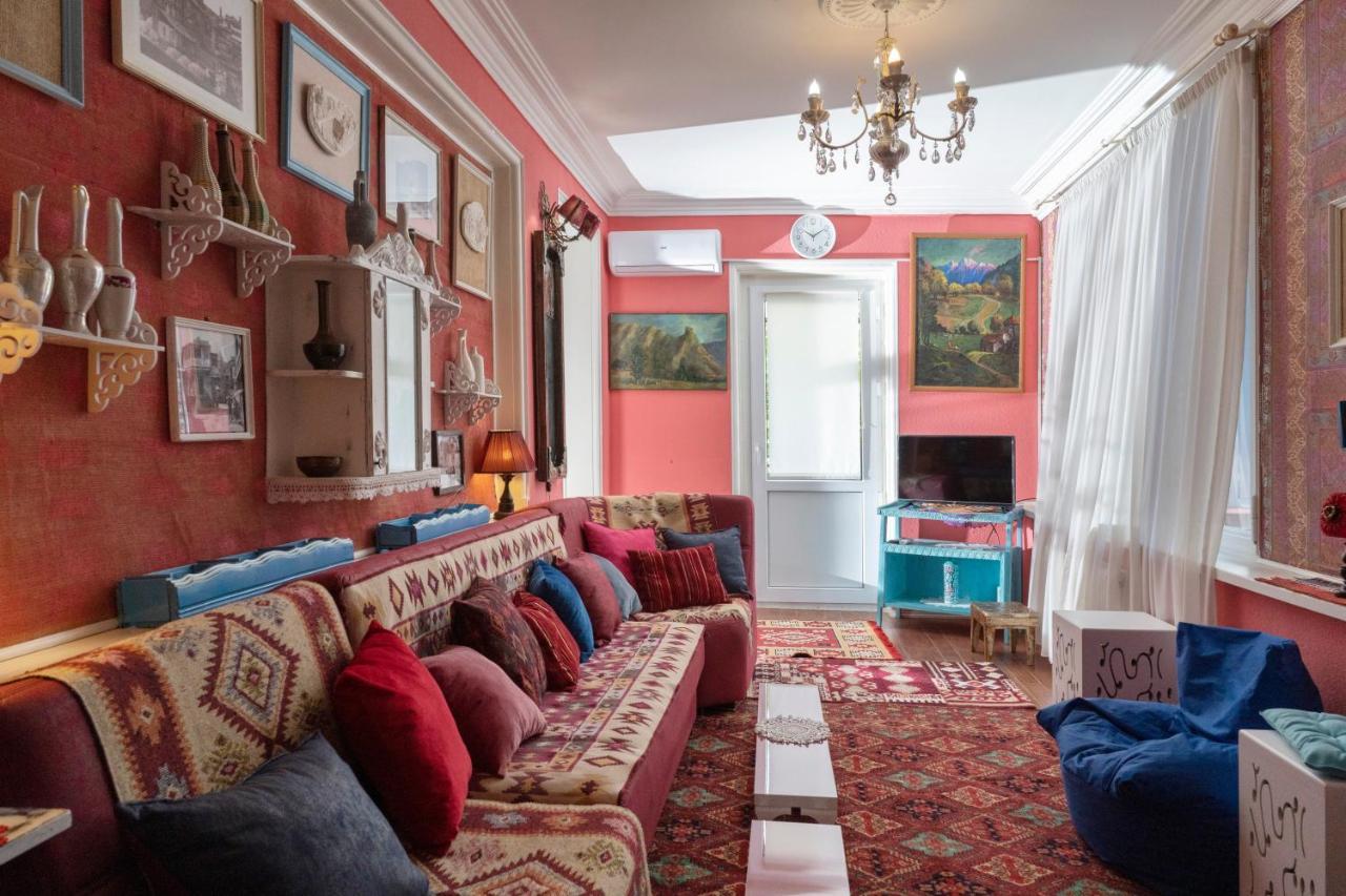 Elia Boutique Hostel & Apart-Hotel ティビリシ エクステリア 写真
