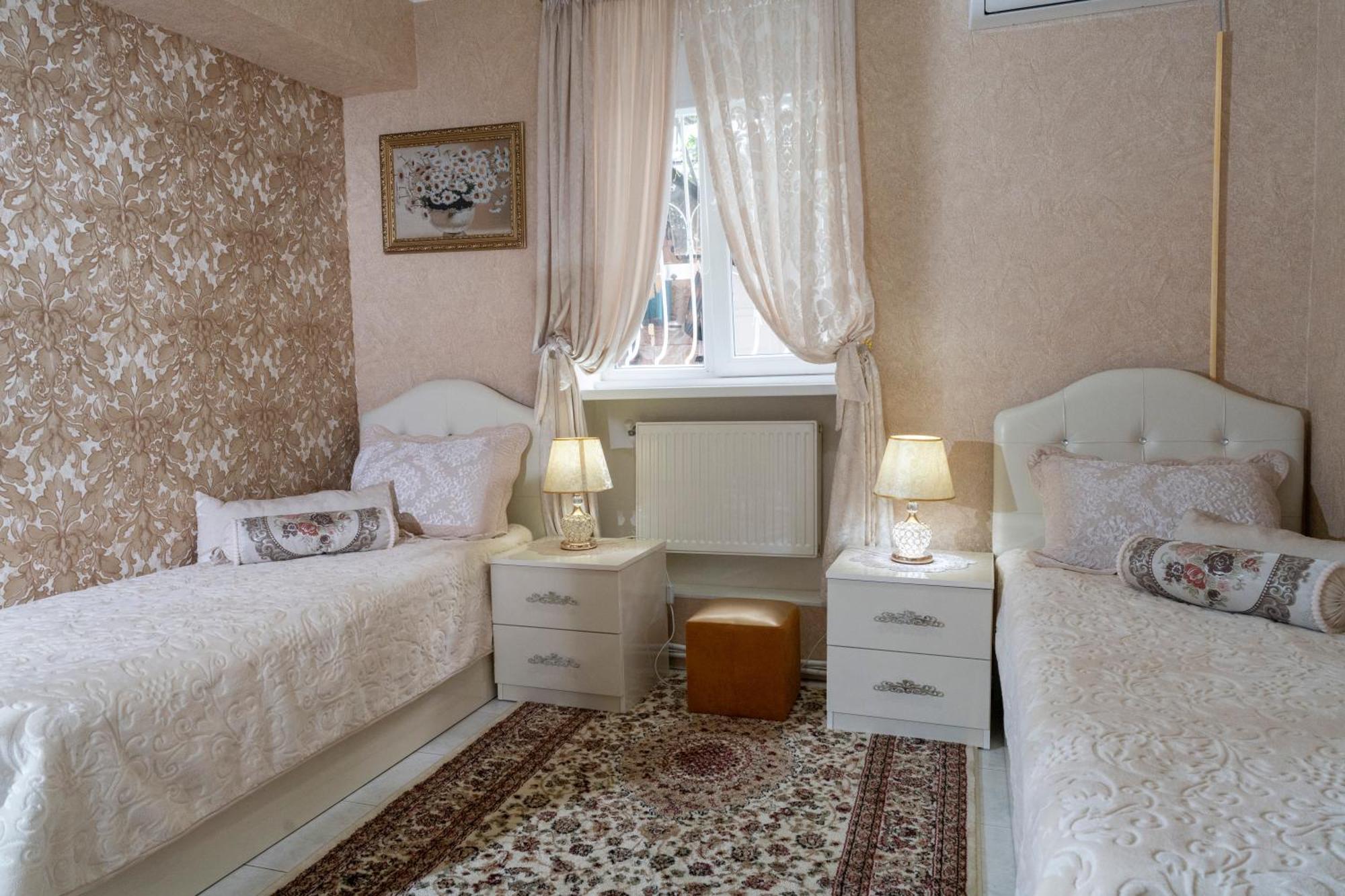 Elia Boutique Hostel & Apart-Hotel ティビリシ エクステリア 写真